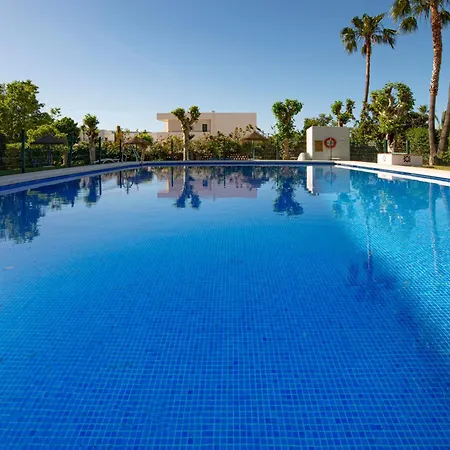 Estudio Bajo Con Piscina טורמולינוס