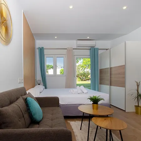 Estudio Bajo Con Piscina * Torremolinos